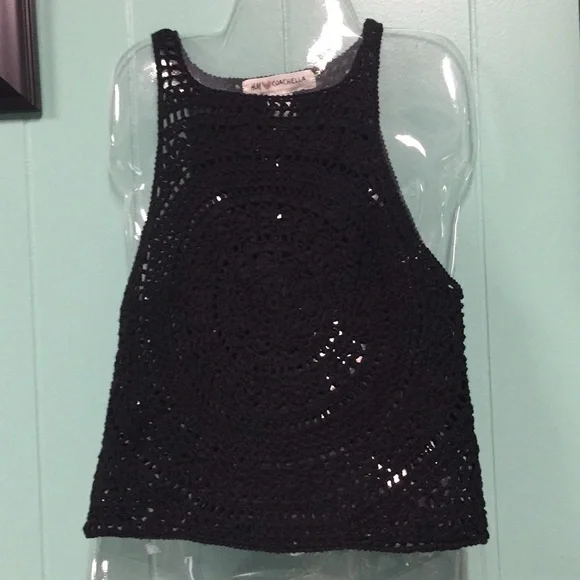 BNWOT H&M COACHELLA COLLECTION CROCHETED CROP TOP - Picture 2 of 5